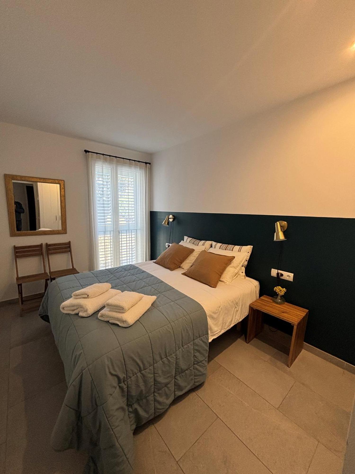 Apartamento Nuevo En El Centro Con Garaje Кадакес Екстериор снимка