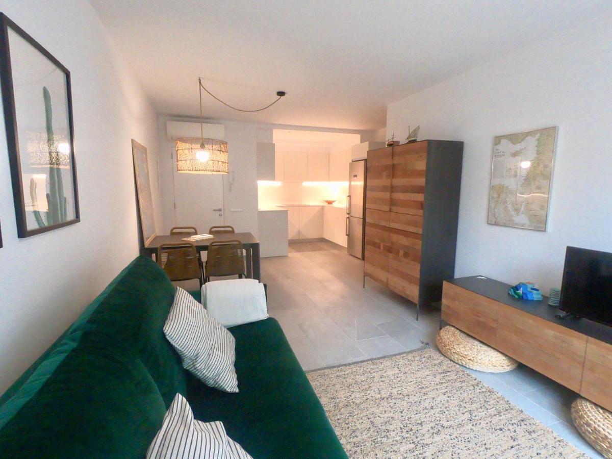 Apartamento Nuevo En El Centro Con Garaje Кадакес Екстериор снимка