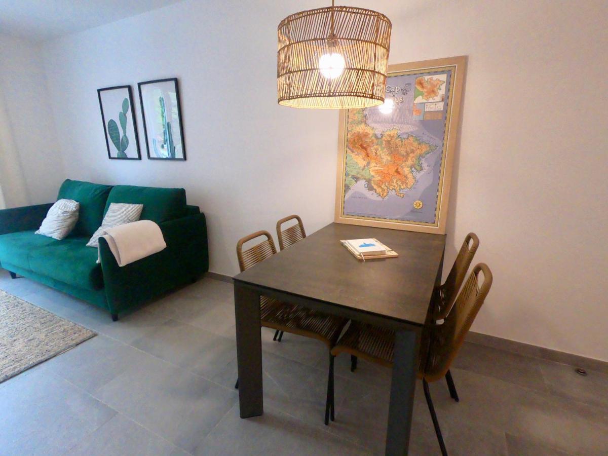 Apartamento Nuevo En El Centro Con Garaje Кадакес Екстериор снимка