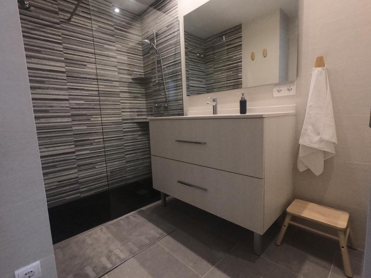 Apartamento Nuevo En El Centro Con Garaje Кадакес Екстериор снимка