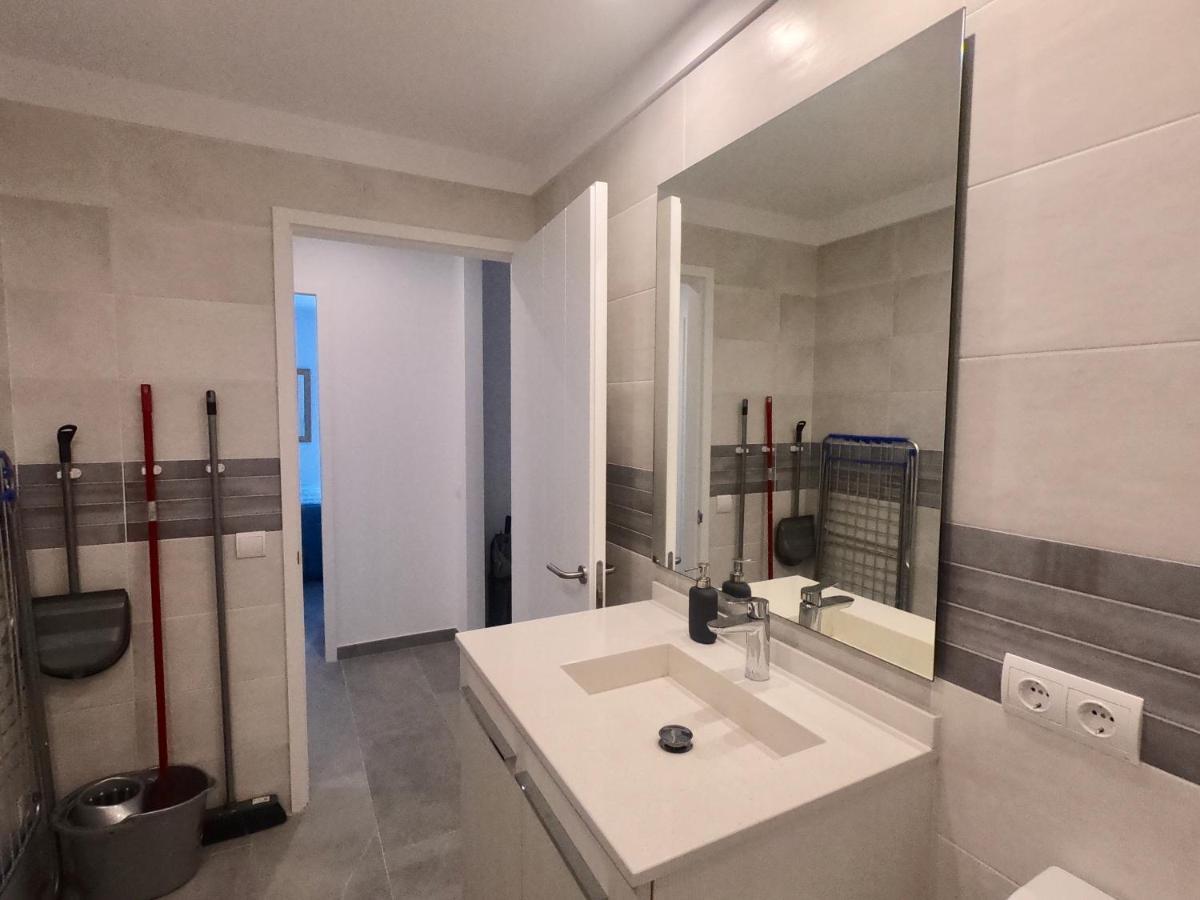 Apartamento Nuevo En El Centro Con Garaje Кадакес Екстериор снимка